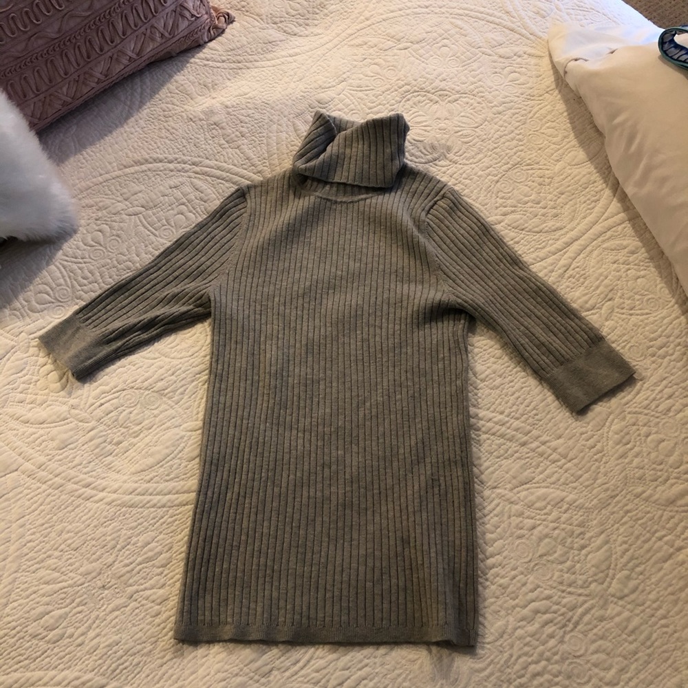 Ann Taylor 3/4 Sleeve Turtle neck